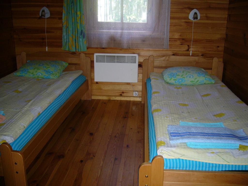 Nirza Ezerzemesゲストハウス 部屋 写真